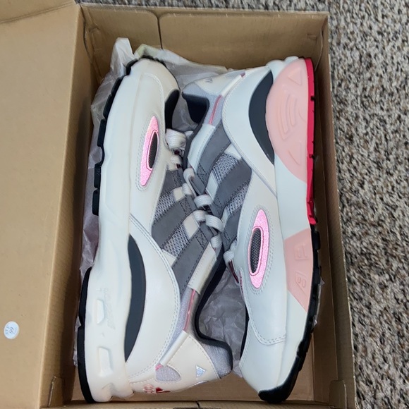 Brand new adidas LXCON 94 for men. Size 12.5 - Picture 4 of 4